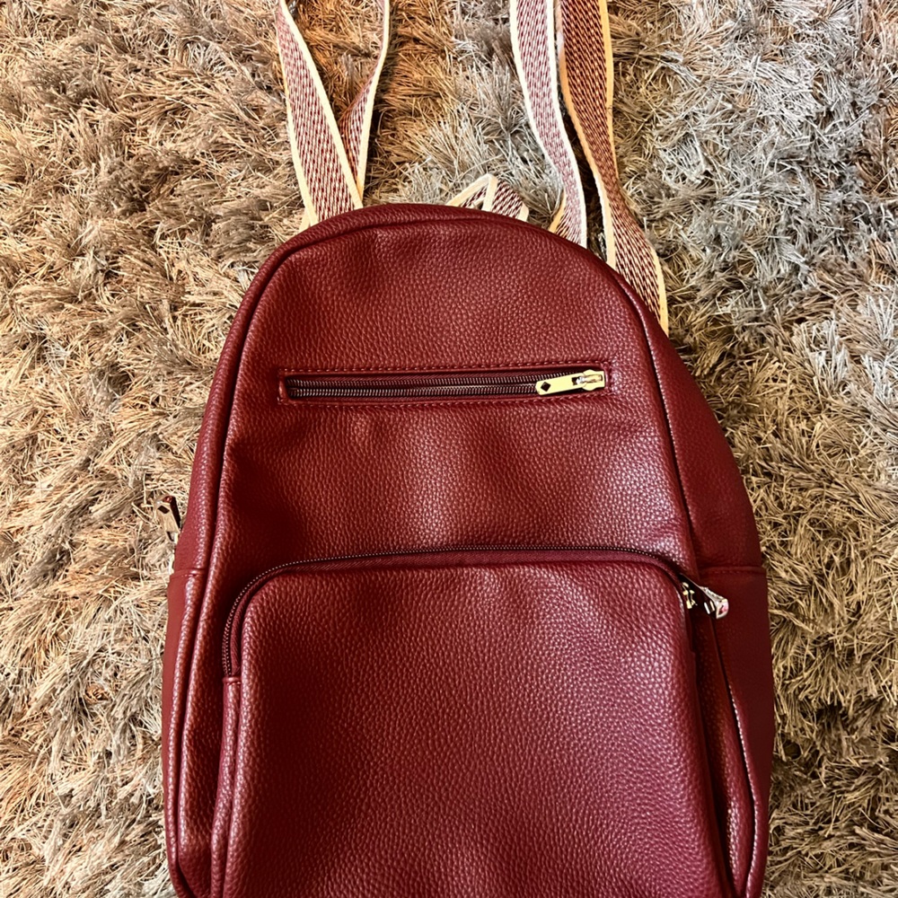 THIRTY ONE BACKPACK RED FAUX PEBBLE LEATHER